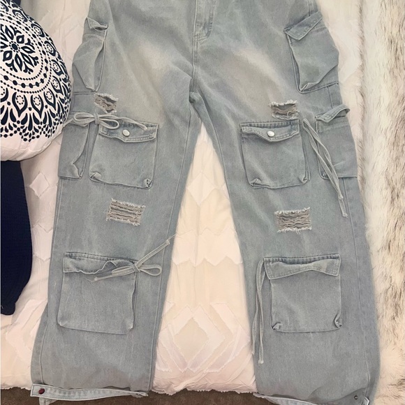 Stylish Light Blue Cargo Jeans for Women - Picture 7 of 12